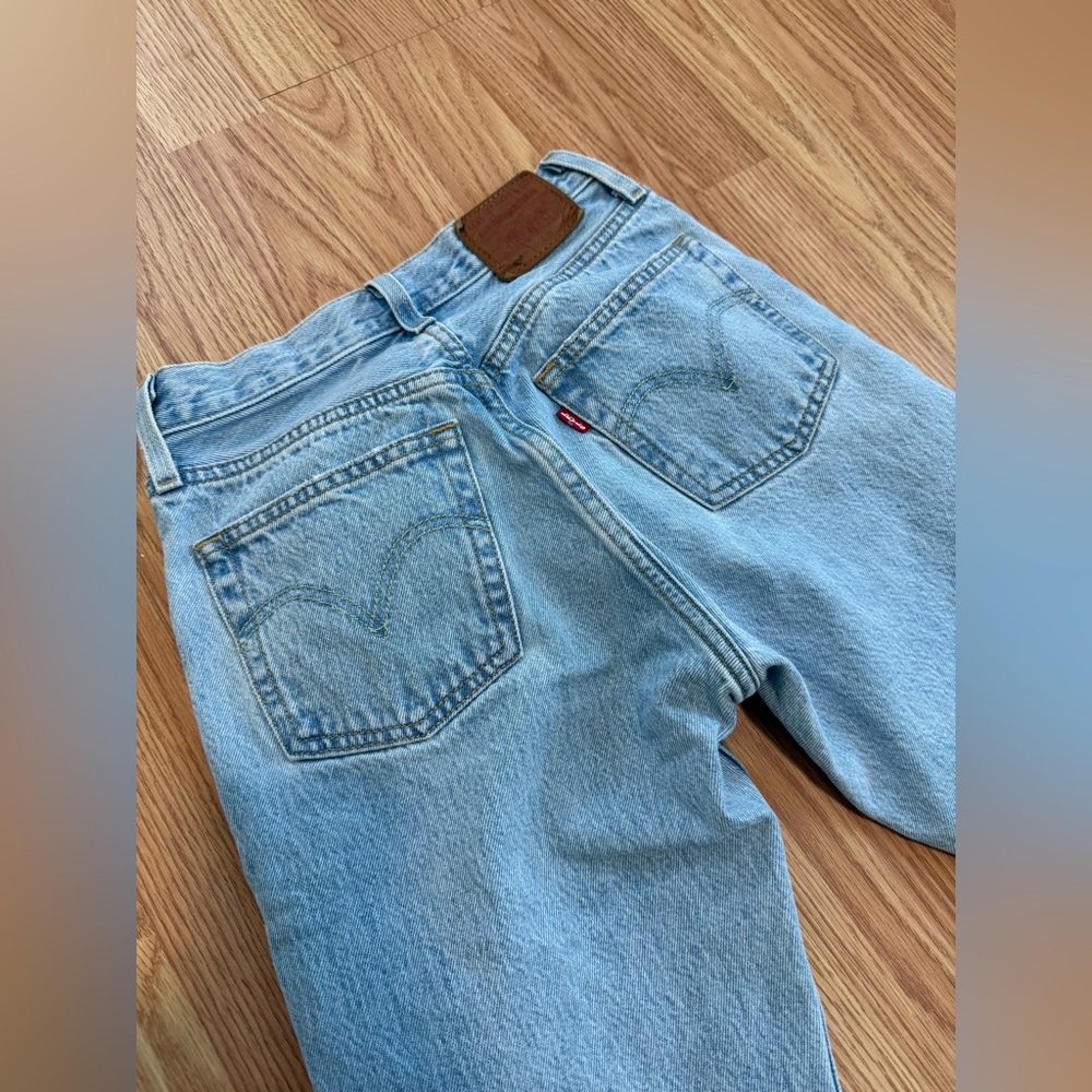 Women’s Levi’s 501 Denim Jeans - Picture 6 of 8